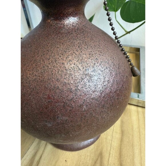 Vintage Round Table Lamp with Pull Chain - Picture 3 of 8